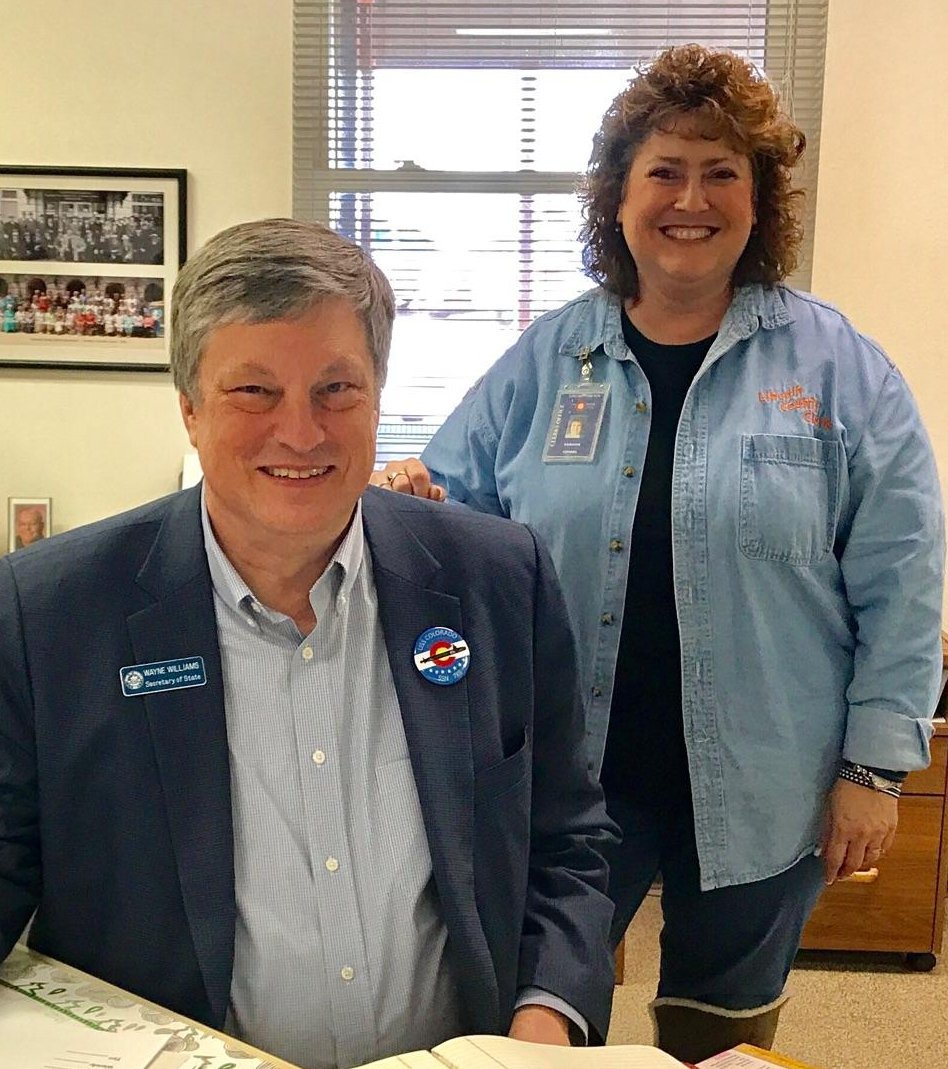 LincolnClerk's tweet image. Honored to have @COSecofState in the office today.  Also excited that @lynn_bartels could renew her driver&apos;s license in Lincoln County. Thanks for the visit!
#mudonthetires
#backroadblues