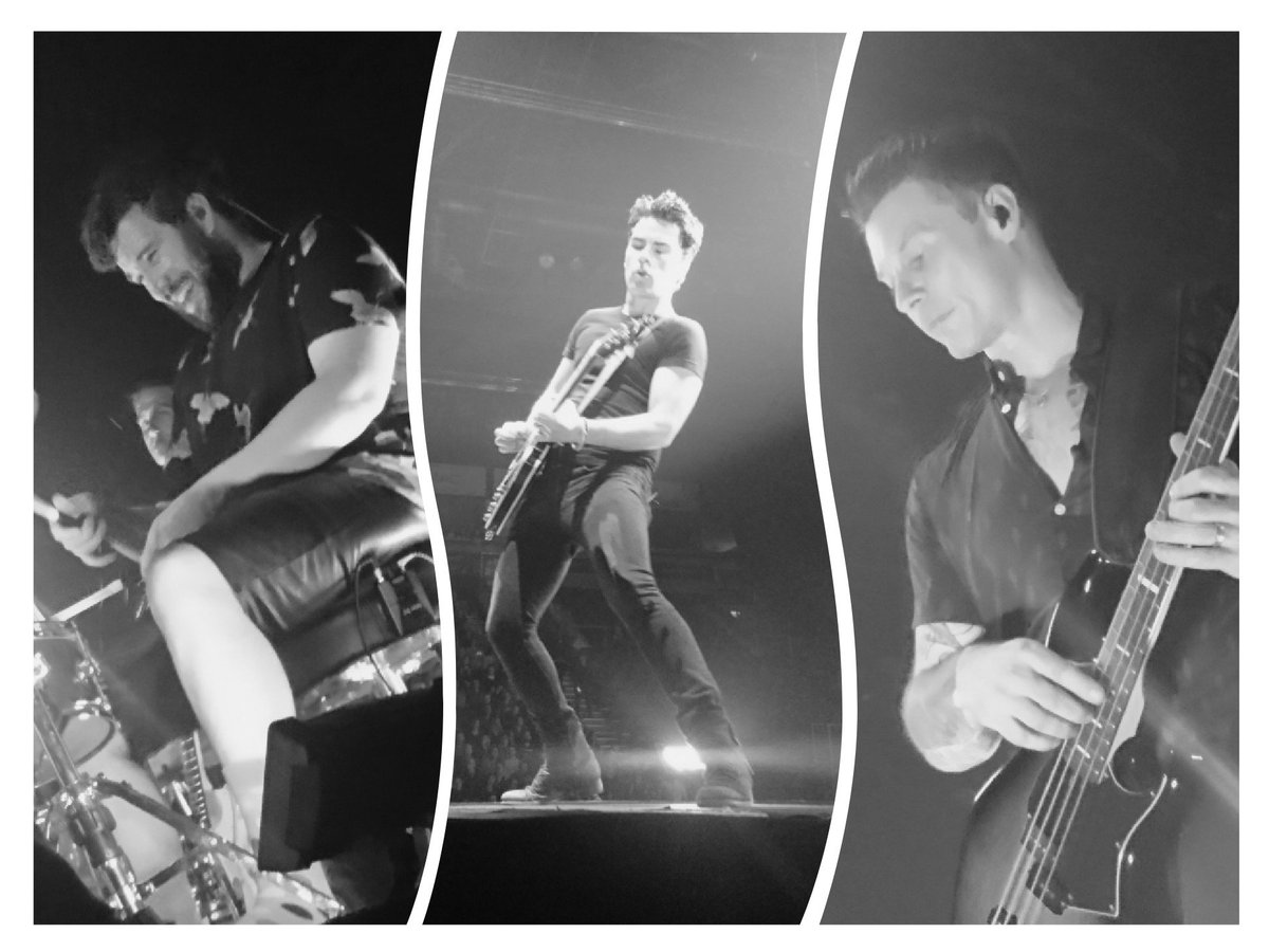 Pure raging didn't get a single gd pic of Adam on the tour 😭😭 😭 but absolutely adore the crackers I did get 😍😍😍 <a href="/stereophonics/">stereophonics</a> <a href="/PopMorrison/">Jamie Morrison</a>