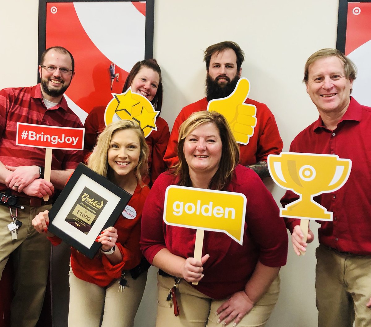 courtthebold's tweet photo. Lucky to have these guys on my team, and SO. PROUD. of all their hard work Every. Single. Day! 2017 Golden contribution!!! #T1000 #OneTeamOneDream @SWorthy @BethGates23 https://t.co/vv0iYxO29z