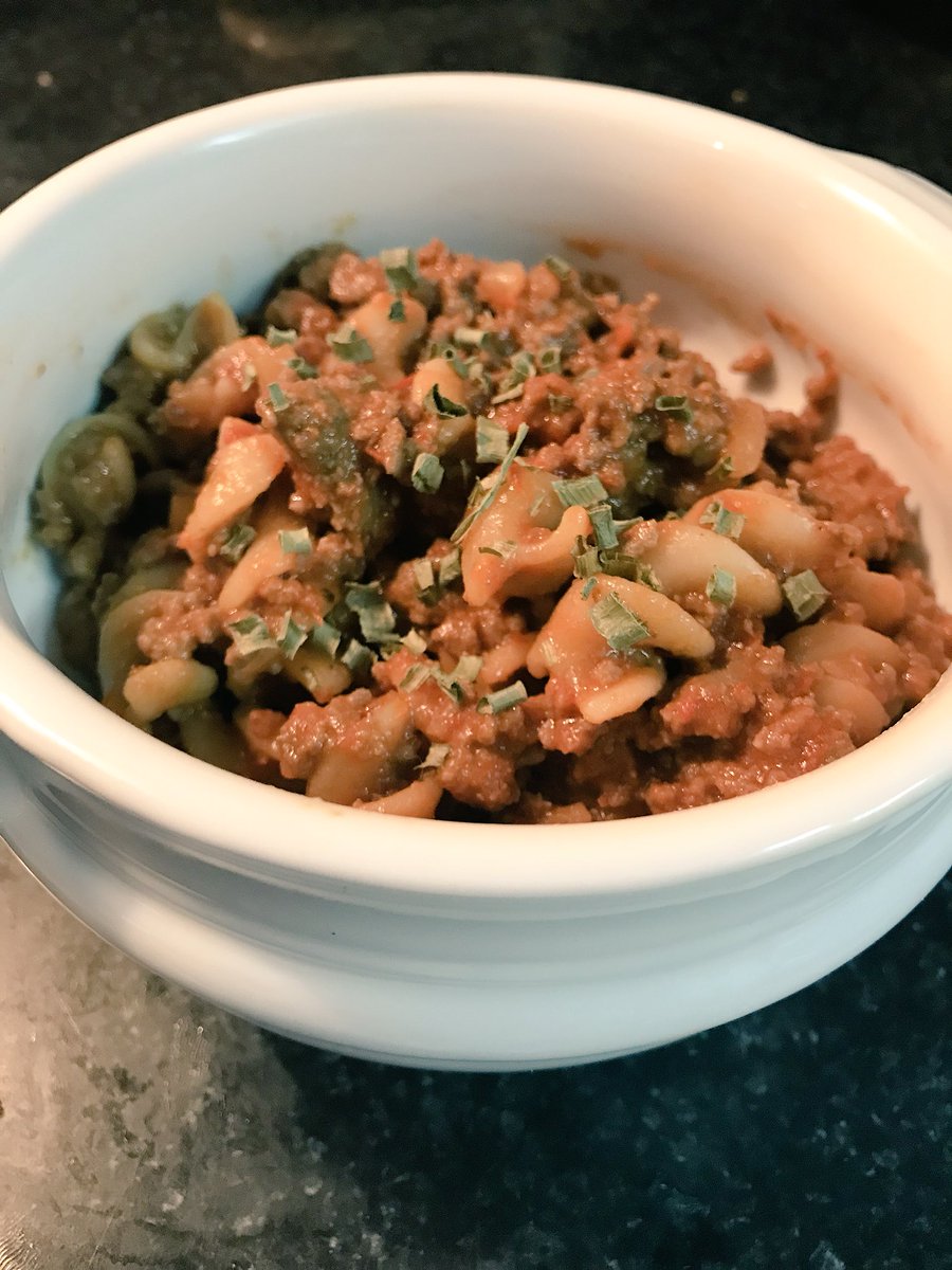 JolieJulie3's tweet image. I used to hate cooking but now that we’re two, I love it! Beef “macaroni” made with rotini. Bon appétit!✌️💑🍝 #cookingfortwo #madewithlove #faitavecamour