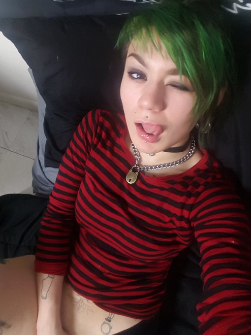 I'm live now on @chaturbate, let's see if y'all get to see my new ink! 💚✒️💦 https://t.co/nrdsB7npSn<a class="tags" href="/tag/chaturbate">@chaturbate</a><a href="/tag/onlyfans"class="tags"><span>#onlyfans</span></a>