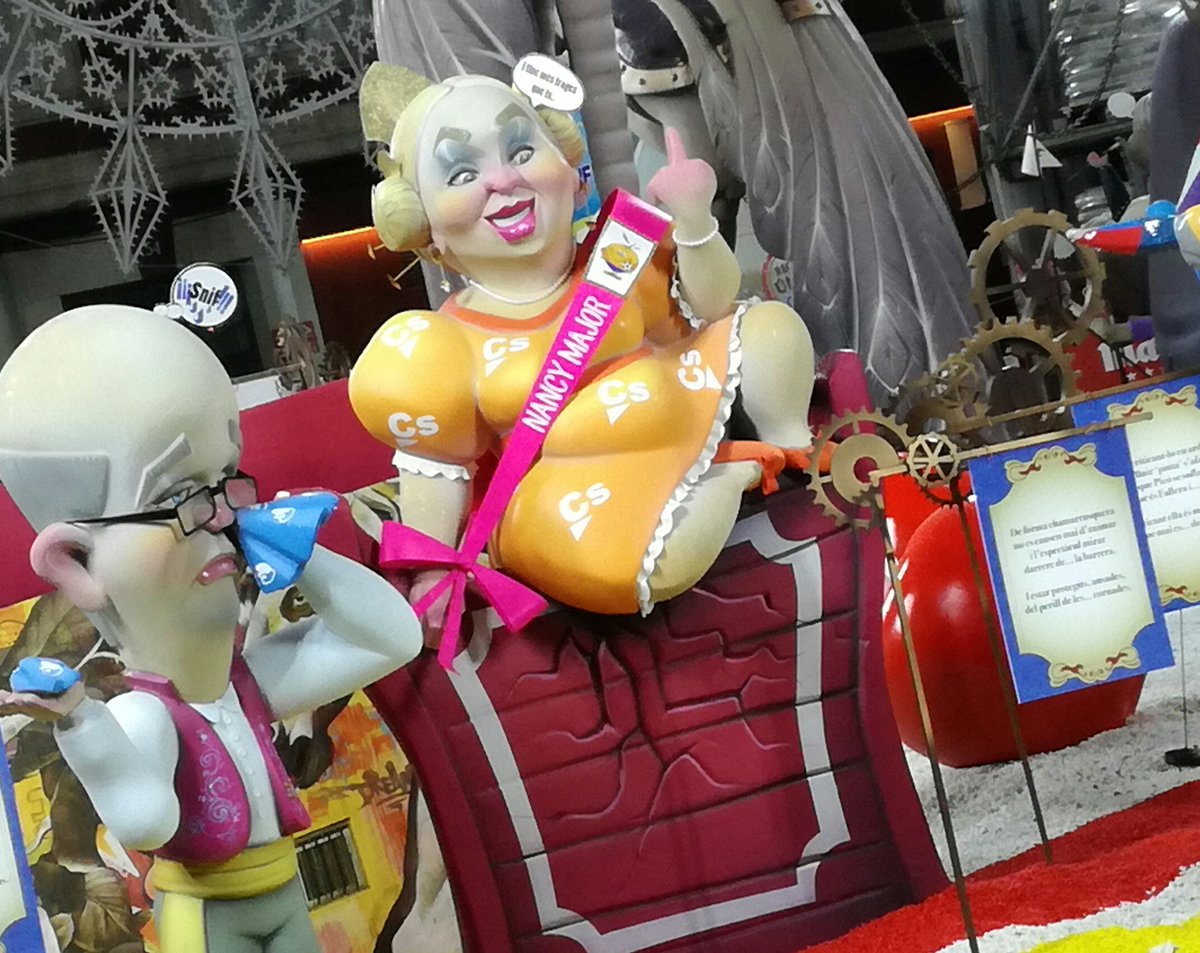 CsValencia_C's tweet photo. A pocas horas de la #Cremà18 despedimos las #Fallas2018🔥 con algunos de nuestros ninots 🍊.

¡Gracias y nos vemos en las #Fallas2019🔥!

#Falles18 💥 #JuntsenFalles 💥 #SomPatrimoni 🌍 https://t.co/mhgepmXDIl