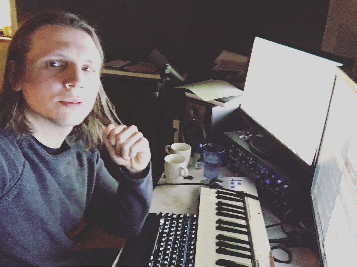 FirstbornRus's tweet photo. Creating music , do you do anything creative like art, music or acting? :) tell me in ze comments :) https://t.co/ekDfO4gDPK