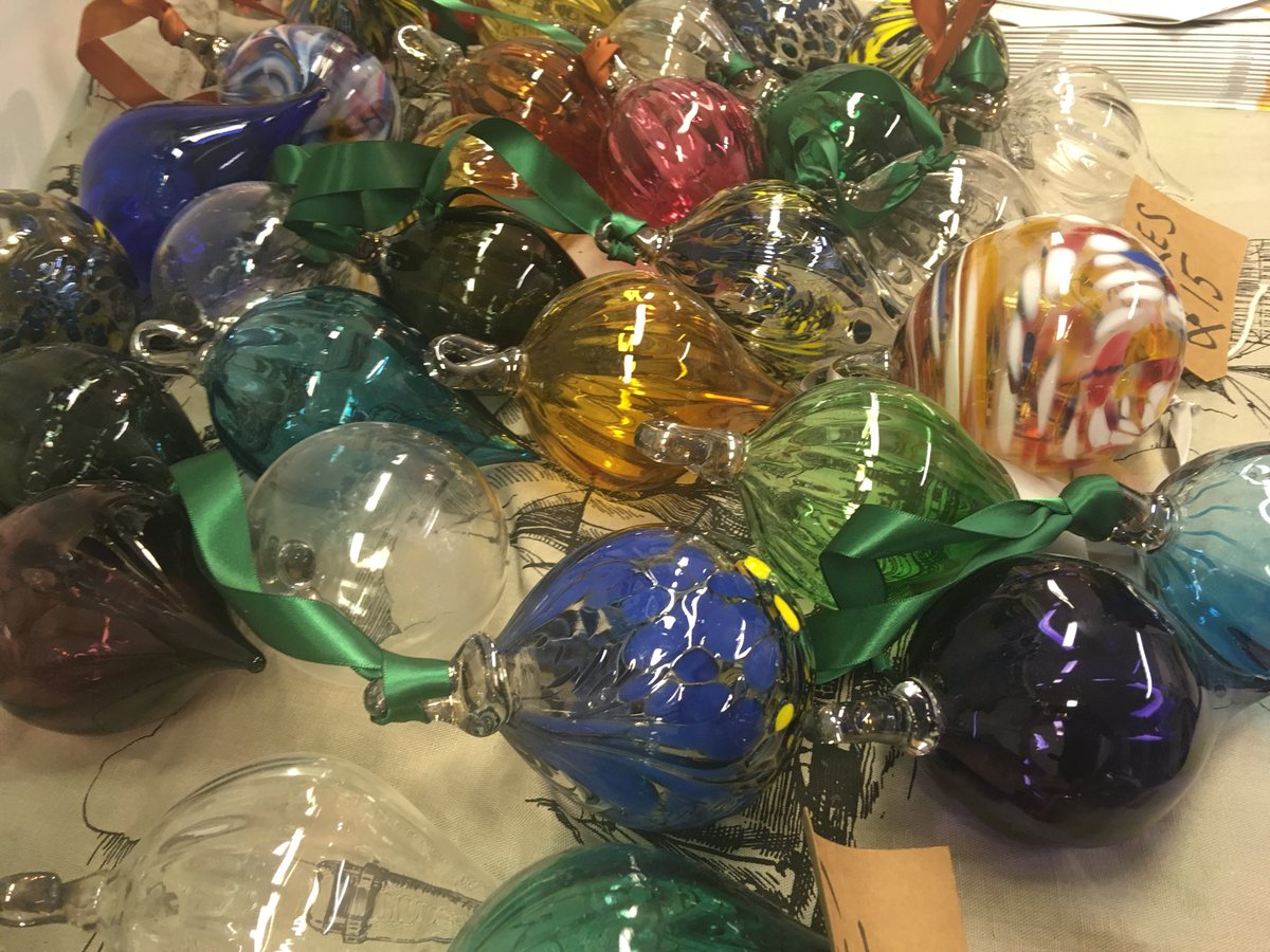 A sneaky behind the scenes look at our visit to Lumsdale Glass this afternoon for <a href="/thisismakeworks/">Make Works</a> <a href="/derbymuseums/">Derby Museums</a> #glassblowers #makeworks #artists #makers #derbyshire