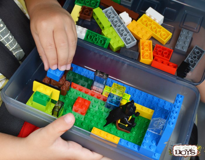 Let kids take their #LEGO on the road and keep them busy with this LEGO travel box. Love it! bit.ly/2FRps82