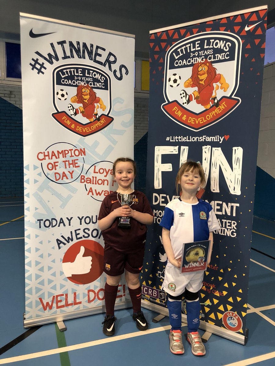 LittleLionsFC's tweet photo. U6s Monday Girls Group:

Champion of the day - Lylla

Loyal ballon r’Or Award - Lilah 

#VolleysWeek #Winners👍🏼⚽️🦁 https://t.co/4QEUxVhlpE