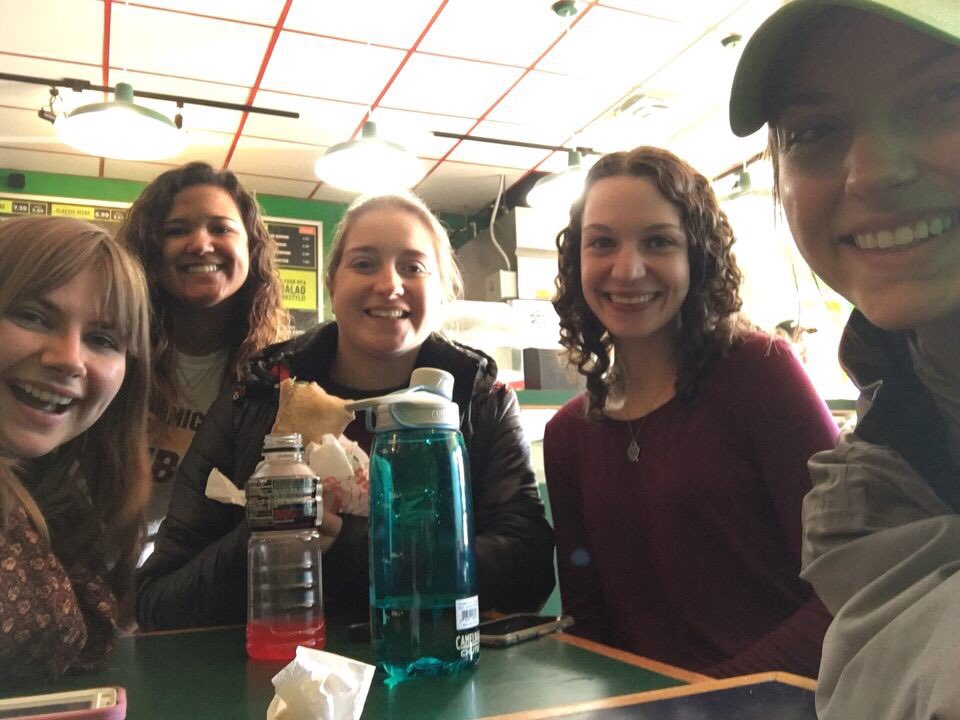smeacmu's tweet photo. Yummy lunch break at Pita Pit 😋🥗🥪 https://t.co/LFdUfiZbQA