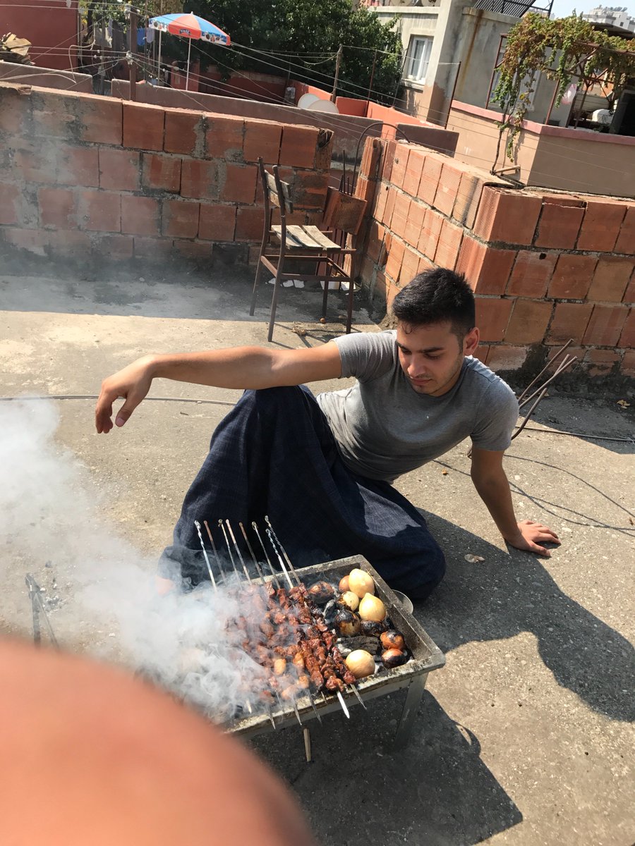 Kız: Adanalı erkeklere bayılırım
Ben: