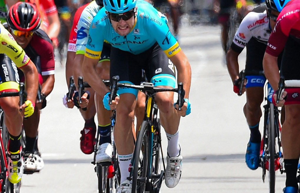 Argon18bike's tweet photo. The young @AstanaTeam sprinter @riccardominali stands out during stage 2 of @ltdlangkawi and records his first professional victory on the #NitrogenPro! 👏🏆
📷: @bettiniphoto
🚲: https://t.co/5FCWVGHilb
#Roadbike #AstanaProTeam #Argon18 https://t.co/wBu9plSLaa