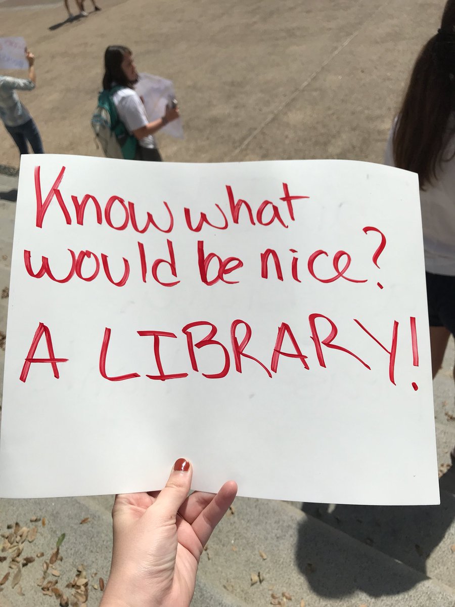 greylikessharks's tweet photo. Come out to the Tower and make your voice heard so we can save the Fine Arts Library! #SaveUTFAL https://t.co/rezRjVCVOq