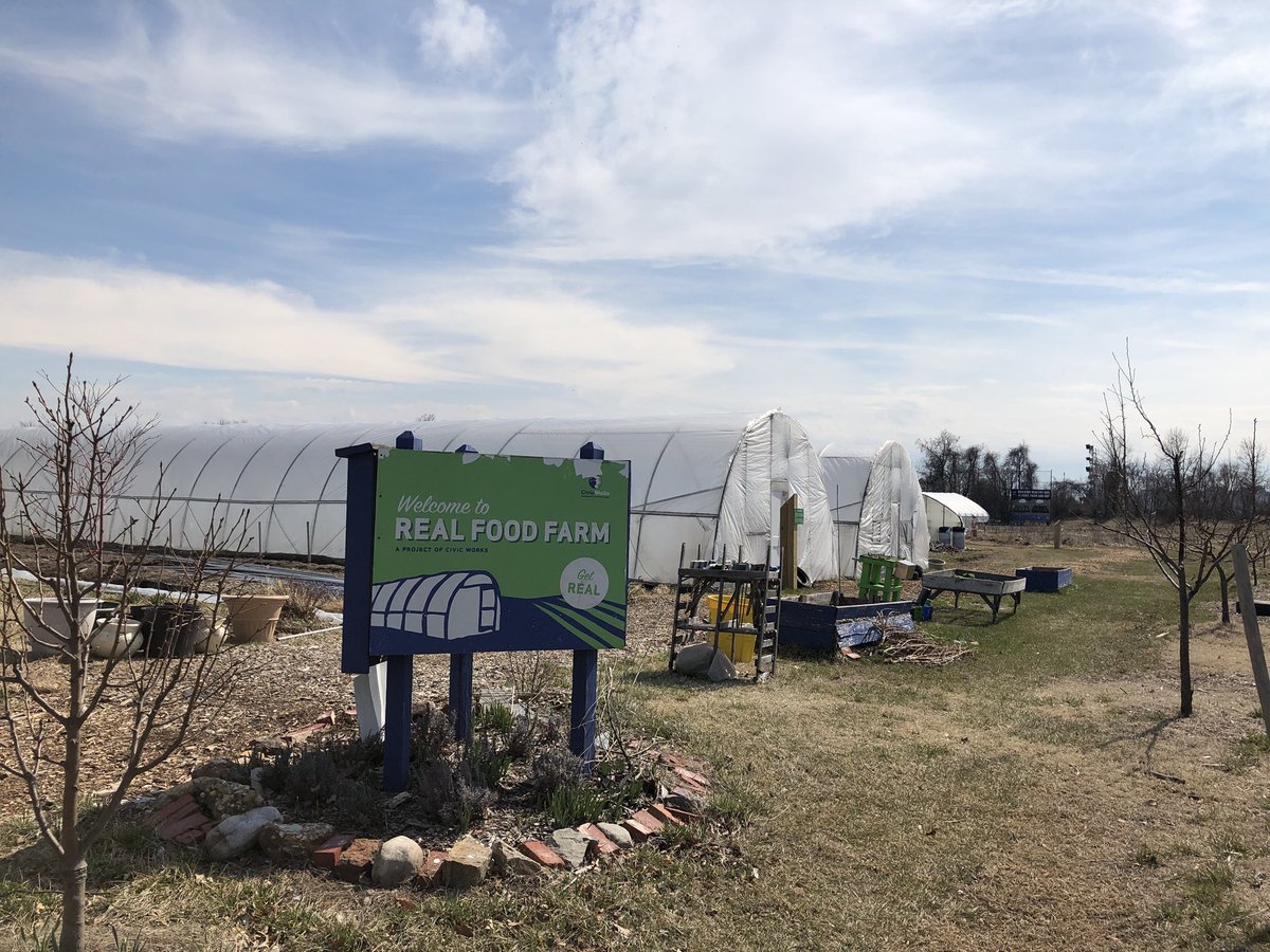 kmbiss's tweet photo. Urban Ag field trip at the #2018IPMSymposium in Baltimore was very informative and intriguing! #urbanagriculture #communityag @chelseaharbach https://t.co/XVxF8EYVu5