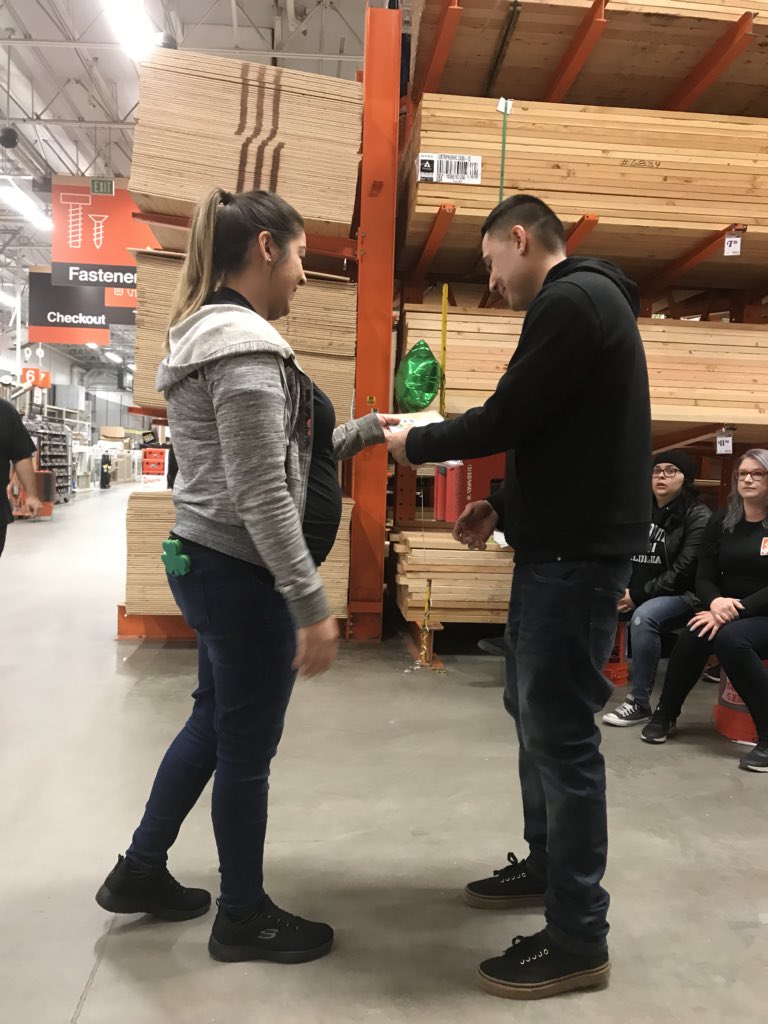 AppleValleyHD's tweet photo. Brian in Appliances getting a #HomerAward from DH Tiffany! Brian is currently on overnights prepping for inventory! #SuccessSharing2018 #ThankYou #HomeDepot #TrendingOrange https://t.co/qjm1ch401Z