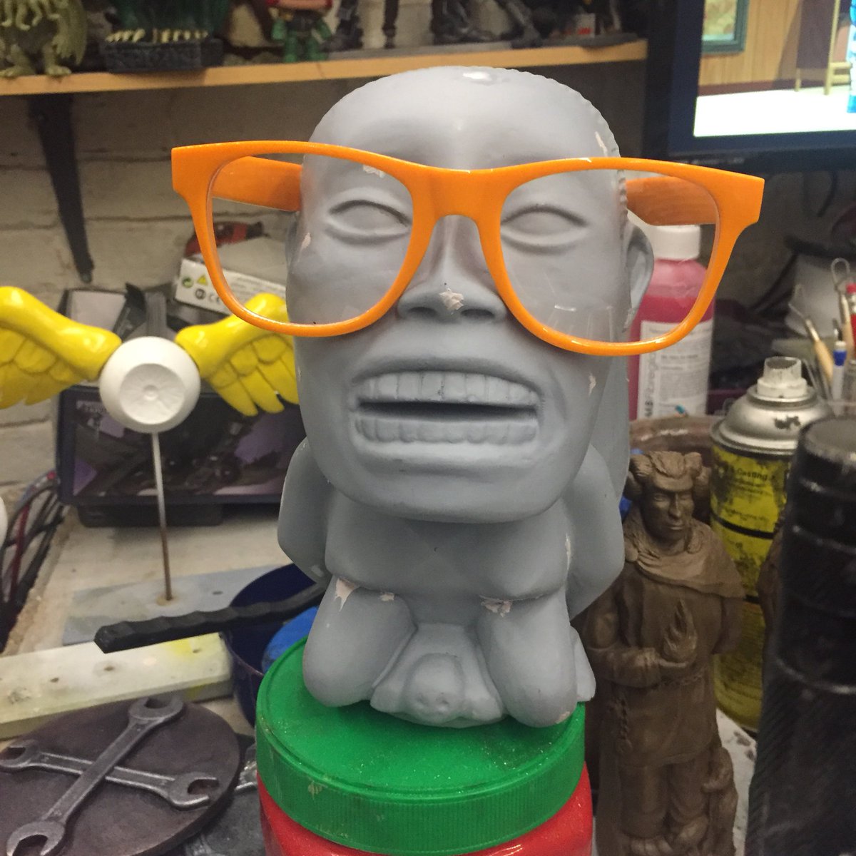 dr_monkeyface's tweet photo. I found a good place for the glasses from Friday. @GuildOfMakers #GoMlaunch https://t.co/cqyLy2ZWFc