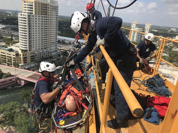 KASTBuild's tweet image. KAST’s 100 Las Olas project hosted the Fort Lauderdale Fire Department’s Tactical Rescue Team (TRT) for crane operator rescue training.