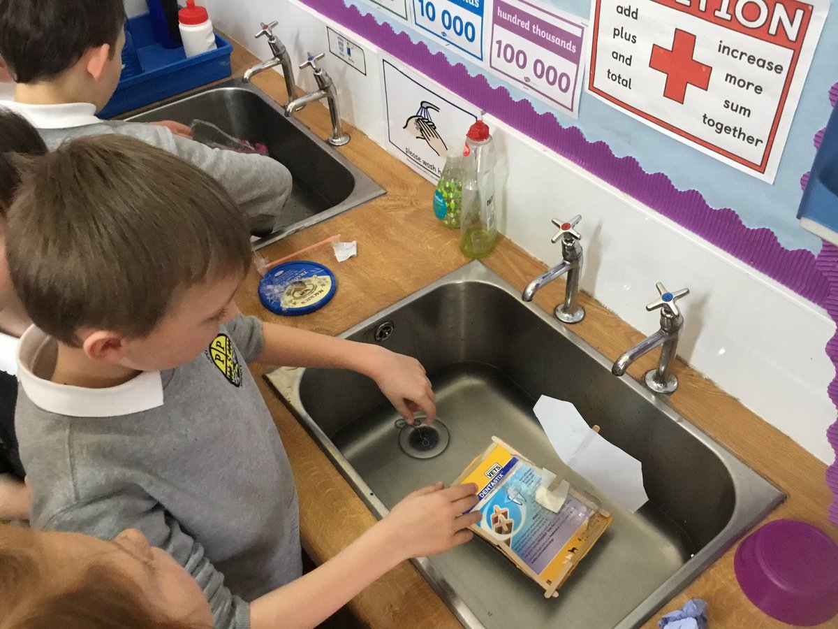 Portyschool's tweet photo. P4 designed and created their own Viking longships and tested whether they sank or swam. #science #sinkorswim #everydaymaterial https://t.co/V0VpwOff1k