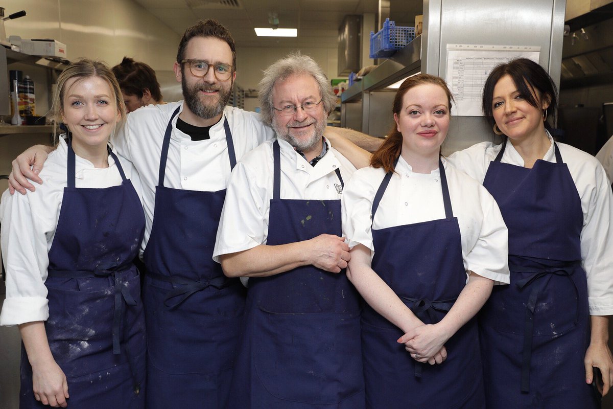 It’s the @ACF_UK #TooManyCritics dinner @20StoriesMCR tonight. Here’s the critics <a href="/EmilyHeward/">Emily Heward</a> @mattyfwhite <a href="/AntonEgoManc/">Neil Sowerby 🇺🇦</a> <a href="/lrtpublicity/">Louise Rhind-Tutt</a> <a href="/ruthallan/">Ruth Allan</a>. <a href="/DeannaThomas/">Deanna Thomas</a> is missing as she is skiving somewhere!
