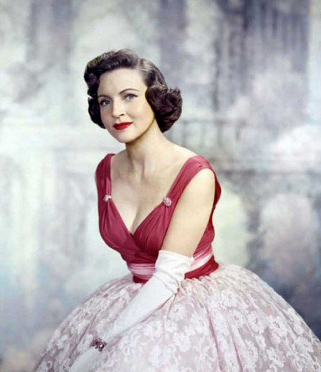 DavidMacinto's tweet photo. Lovely photo of Betty White 1957 https://t.co/Po0PSHQ3Ko