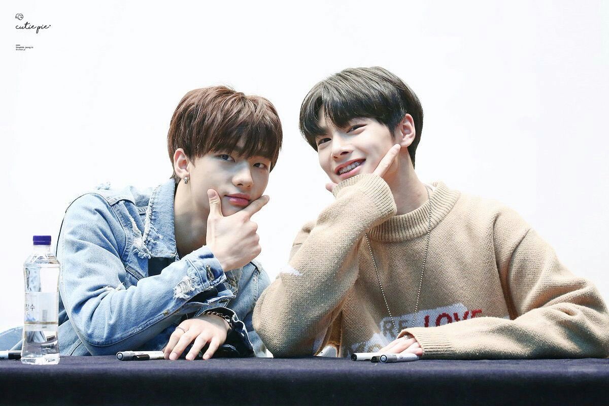 Минхо хенджин и чонин. Т и и минхо фф стрей. Чанбин, джисон, минхо, бан чан. Минхо и чонин stray kids. Сынмин и феликс.