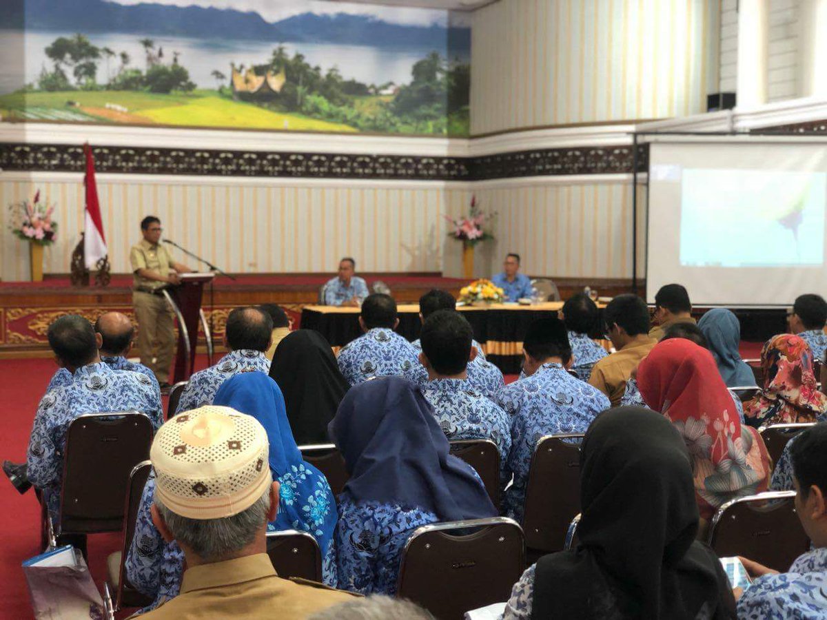 19 mar 18. Di Aula Kantor Gubernur Sumbar bersama para Kepala Dinas &amp; OPD terkait. Penyusunan Laporan Penyelenggaraan Pemerintah Daerah (LPPD) Sumbar. Saya meminta agar masing2 OPD mencatat &amp; mengkoordinasikan dg kabupaten/kota, hal2 yg perlu diverifikasi &amp; dilengkapi.