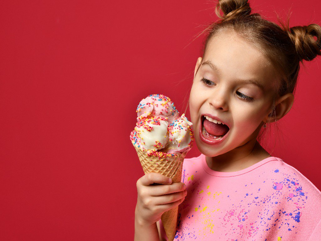 IceCreamEmergen's tweet photo. Ice cream cones were invented at the 1904 World's Fair in St. Louis, Missouri by concessions vendors as a way for people to eat ice cream easily while they enjoyed the fair. https://t.co/AfjrTd12DW