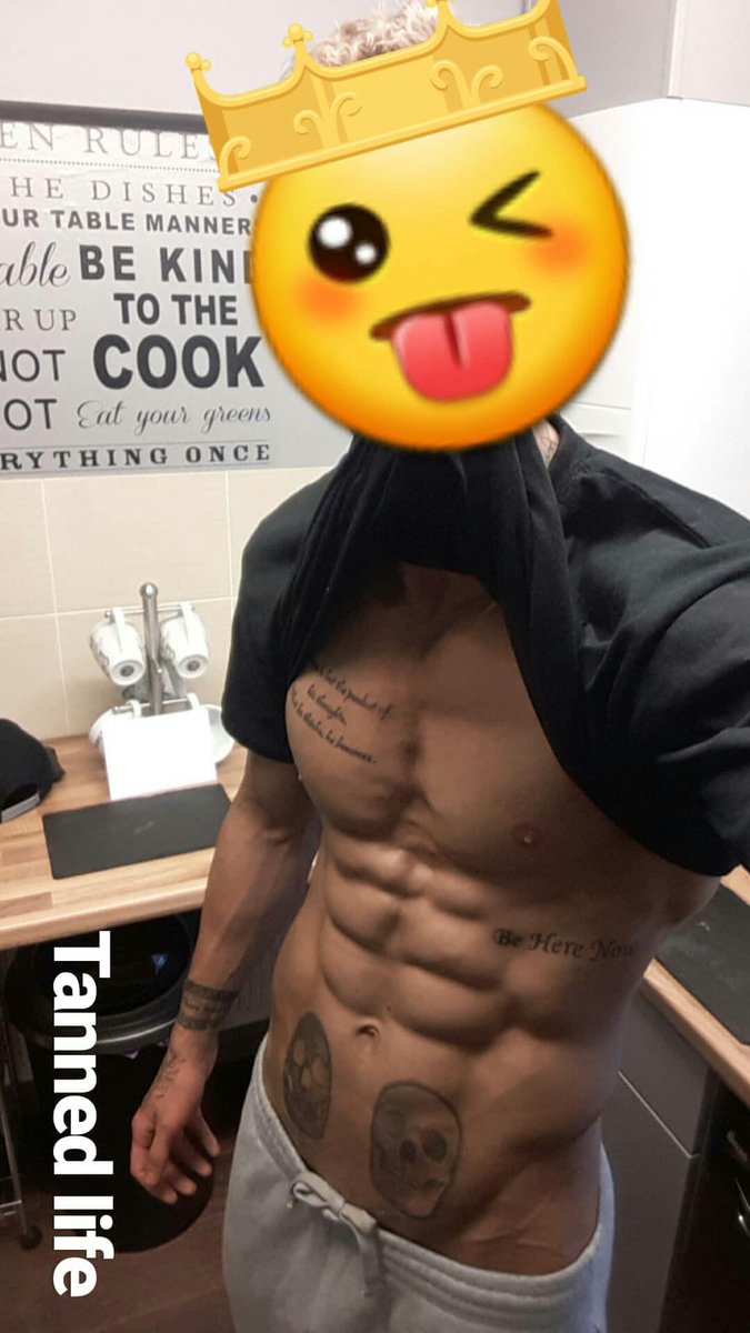 When you've worked hard for something you want to share it with the world.

You don't buy a Ferrari to keep it locked in the garage.

#edclifestyle #everydecisioncounts #personaltrainer #love #body #tan #abs #training #health #me #diet #gym #fun #selfie #fitspo #fitness #balance