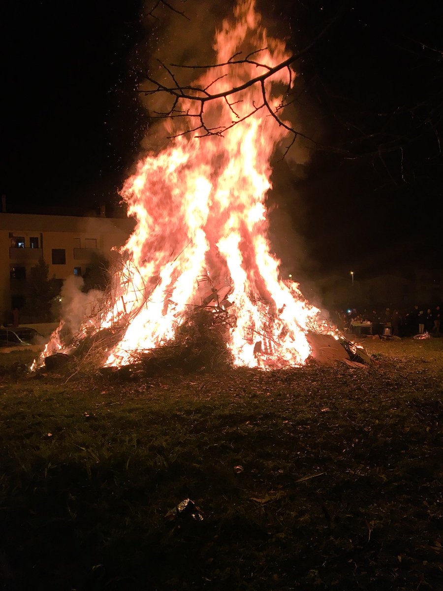 Il più tangibile di tutti i misteri visibili – il fuoco.
(Leigh Hunt) #Fuochidicomunita #matera2019