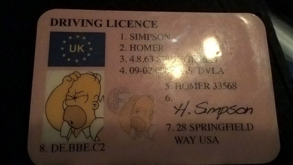 Driver pulled over by police hands over license with the face and info of Homer Simpson bit.ly/2u2HGyG?utm_so… https://t.co/rE4kGRHB5I