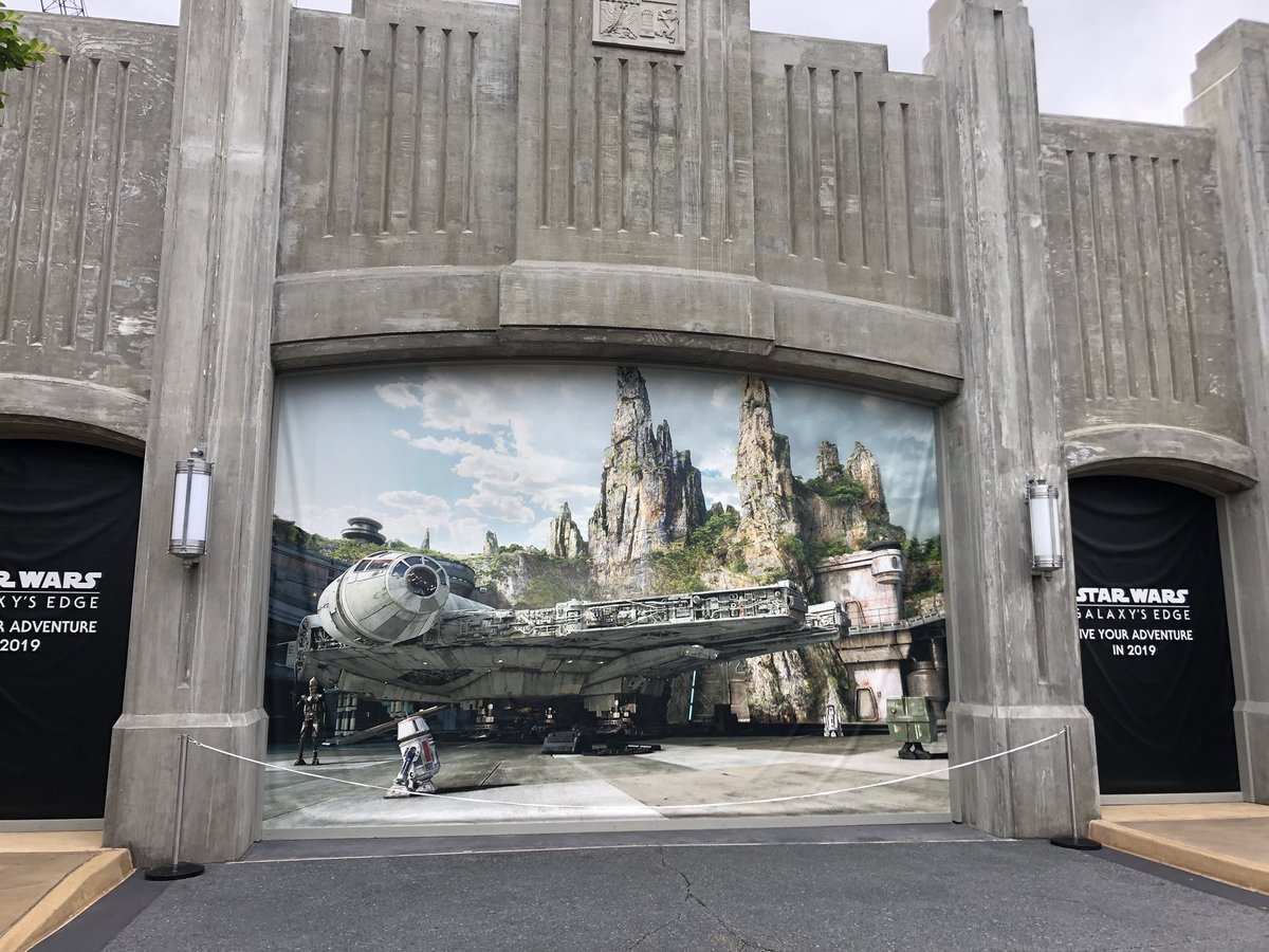 netcot's tweet image. Went to Disney’s Star Wars Studios. —— Oh, don’t be surprised. We all know that’s what it’s turning into. 🤓