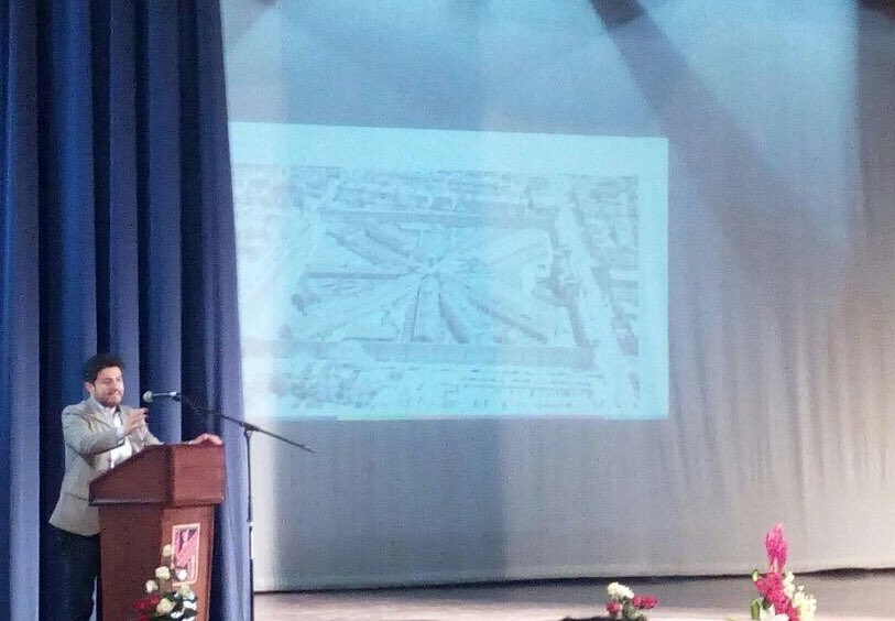 alejosaenz81's tweet photo. Instituciones educativas de #Peru , instituciones @EducacionQuito y de @Educacion_Ec participan en este encuentro internacional juvenil, donde  pude compartir mi charla sobre “los medios de comunicación y el fin de la privacidad” https://t.co/ud12PhFIAk
