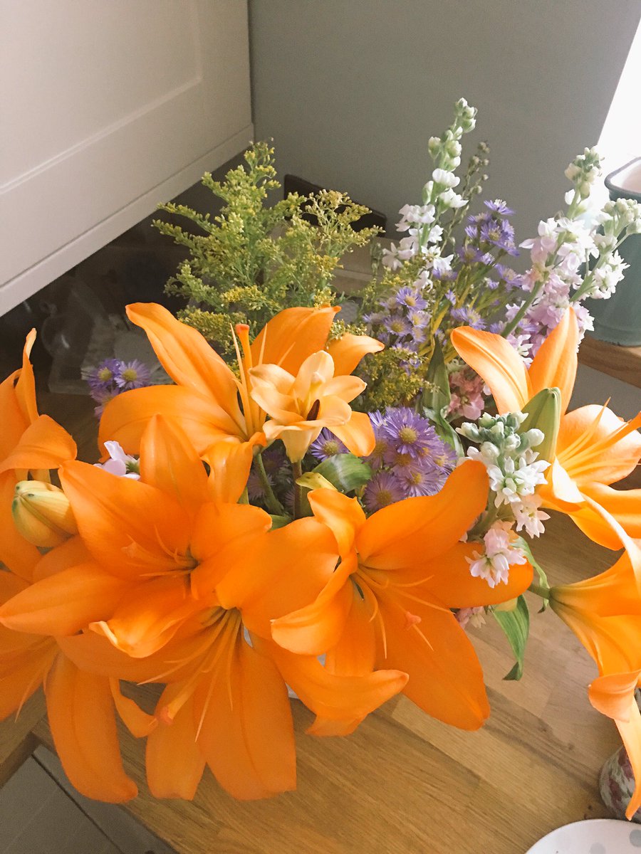 Char_2712's tweet photo. @BloomandWild #mothersdayflowers #thejasmine https://t.co/JXT9pU7DF0