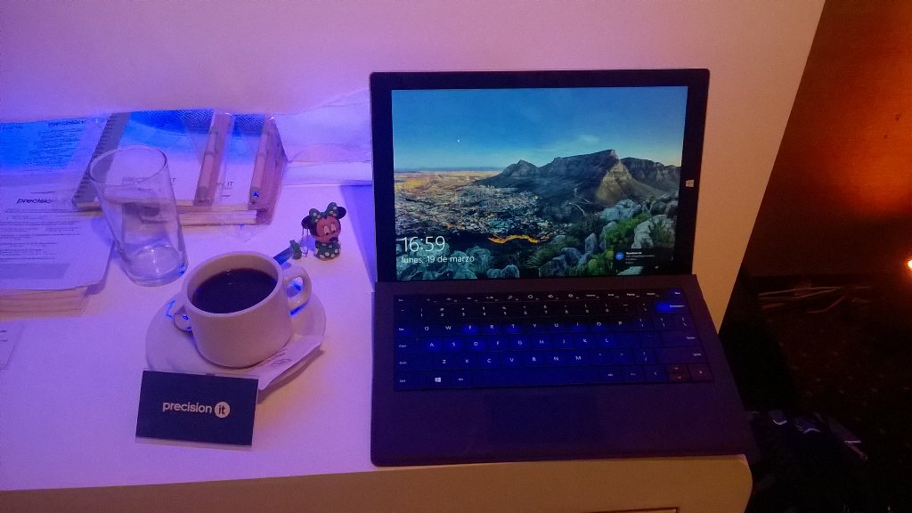 lucashfernandez's tweet photo. Café ☕ en el stand de @precisionit_AR en el 1er dia de #LATAMDataAI https://t.co/j3ZMfGnrmj