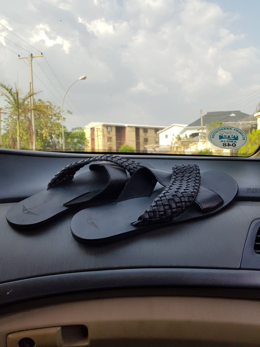 _Uskeman's tweet photo. Black mamba 2 ☻☠
Available in all sizes!
Colors:Black &amp; Brown 
Price:10k
 Retweets will be appreciated #VelcrozNg 🦅 https://t.co/UX1rOcz5wj