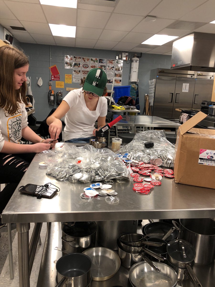 sabotage6331's tweet photo. Preparing for Waterloo!!! | Prรฉparation pour Waterloo!!! #Omgrobot #Frc #Robotics #Pins #WaterWaterWater #LooLooLoo ๐๐๐ค https://t.co/KGwkEigsfj