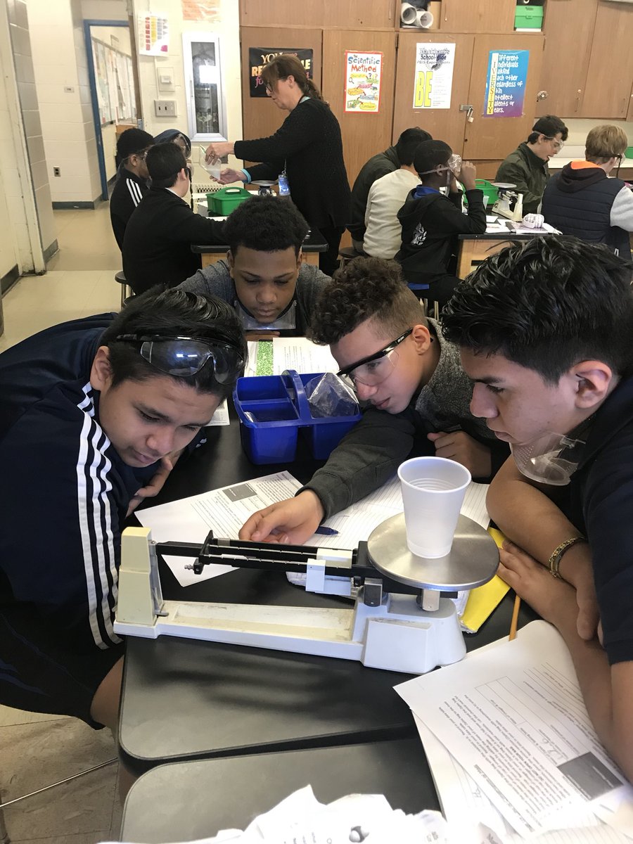canderson214's tweet photo. Conducting science experiments in Mrs. Wrenn’s class! https://t.co/6kXFt1laJF