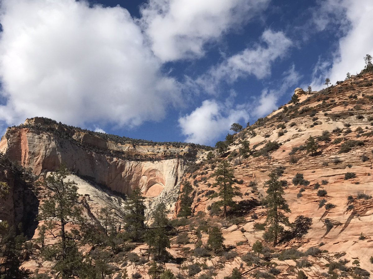 vtrhoads's tweet photo. I drove to #THINK2018! Some of the sights along the way! #designthinkingadventures #ontgeroadagain https://t.co/abQn9j9o8v