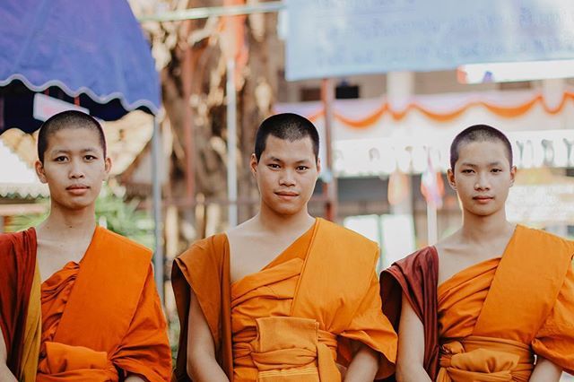 3 monks .
.
.
.
#monk #mönch #thailand #buddhists #temple #orange #peace #makeportraits #portraitcollective #visualcoop #ftwotw #watchthisinstagood #portraitpage #portrait #pictureoftheday #bestoftheday #2instagoodportraitlove  #portraitmood #discoverpor… ift.tt/2GJZpgT
