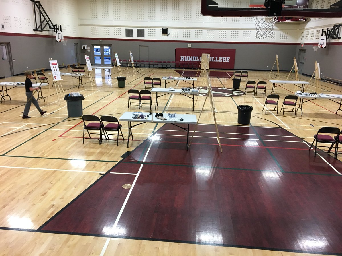 afriesen1's tweet photo. It’s beginning to look a lot like a STEAM competition... @RCElementary #innovation #collaboaration #communication #comingtogether #WeAreRundle https://t.co/xtw3x8VbvX