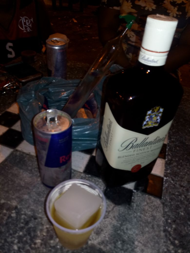 ZeeuPR's tweet photo. #Domingão tava MEC @Nunnes_08 https://t.co/vaILGmqoEg
