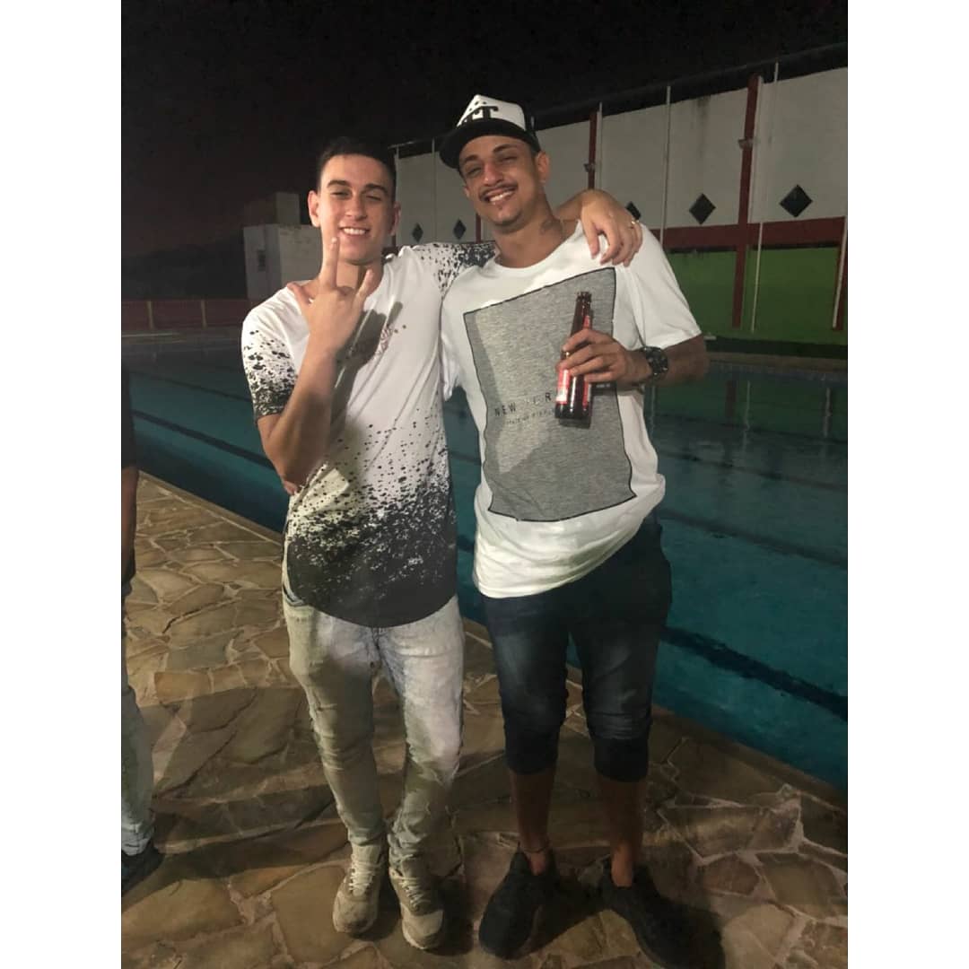 LuftTh's tweet photo. Mlq brabo de mais ❤️
#JrDoMd 🎵💃 https://t.co/y2DgjyXRZg