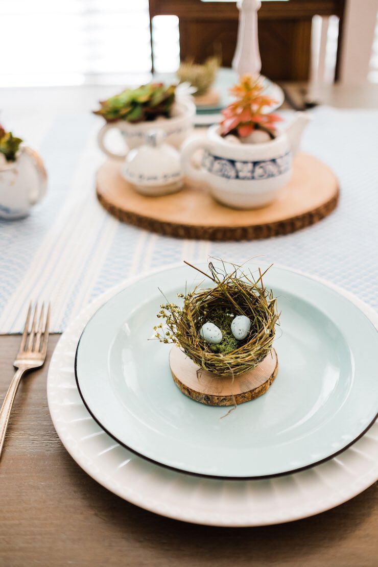 MuyBuenoCooking's tweet image. Bird Nests and Speckled Robins Eggs for a spring or Easter tablescape: muybuenocookbook.com/2018/03/bird-n… #diy #spring #springtablescape
