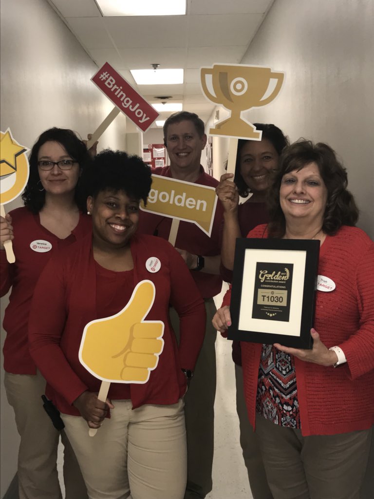T1030 soaring into the new year flexing fiscally... #GoldenContribution #bringjoy @ryandungy <a href="/MBDiagostino/">Meredith Diagostino</a> #D332