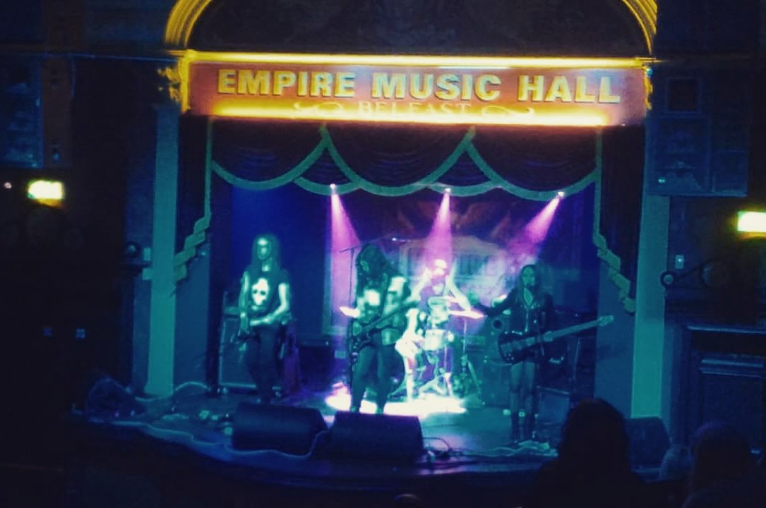 TFB__official's tweet photo. 2 years ago while playing our very first international show in #belfast 😎 @belfastEmpire https://t.co/njsaTOqI6c