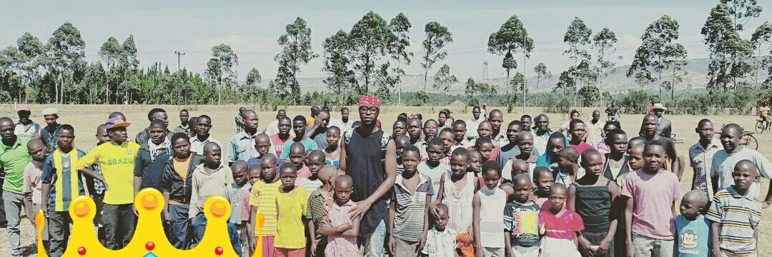EddyLindah's tweet photo. Dada oliwamanyi #KCA #FavAfricanStarEddyKenzo https://t.co/1H1IXkuPuD