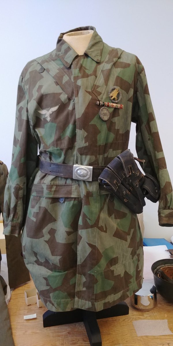 AlexFitzBlack's tweet photo. I had a great time at @RCRMuseum today cataloguing this German fallschirmjäger smock and its accessories. The Royal Canadians fought against the 1st Parachute Division in multiple battles. #RCRHistory #WW2 #Militaria https://t.co/2EaGGJIAGx