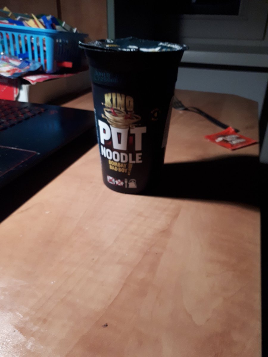 scoooty27's tweet image. These look hella good. #bombaybadboy