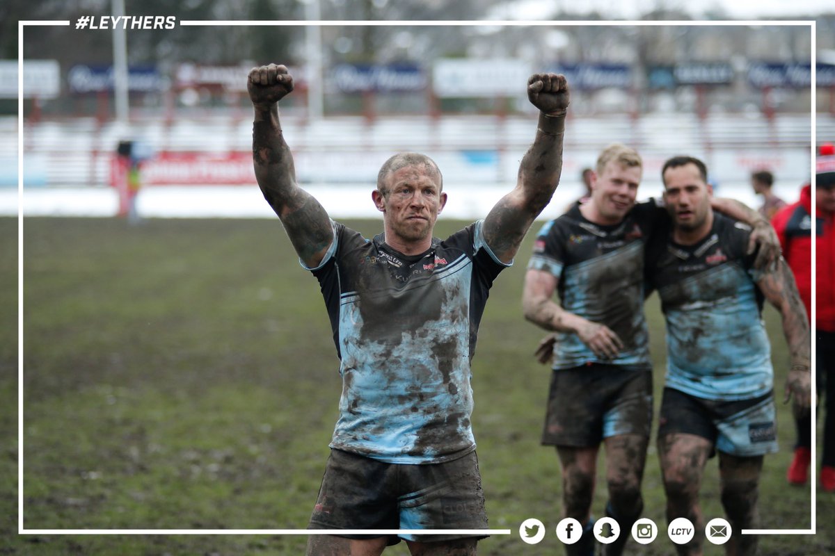 LeighLeopardsRL's tweet photo. The Boys From The Blackstuff! The look on @mickyhigham’s face says it all! Massive thanks to Steve from @Touchlinepics for the pic. https://t.co/BKT3UD6oTg