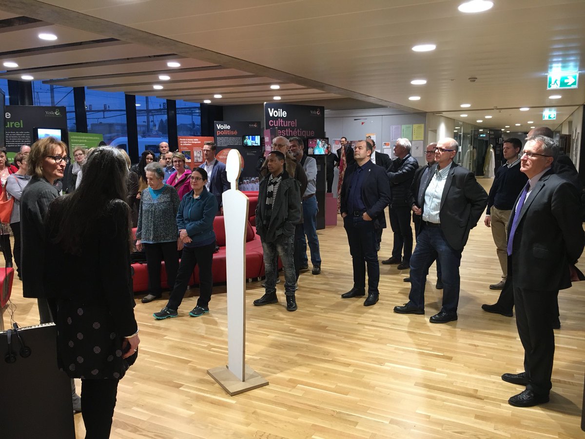 nathbarthoulot's tweet photo. Semaine d’action contre le racisme avec ce soir, vernissage de l’exposition « Voile et dévoilement » d’#ElisabethReichen au Campus #StrateJ à voir jusqu’au 6 mai et table ronde en présence notamment de @MBG1950 et #MagaliJenny, deux oratrices des plus intéressantes ! https://t.co/HF7KFGIDYy