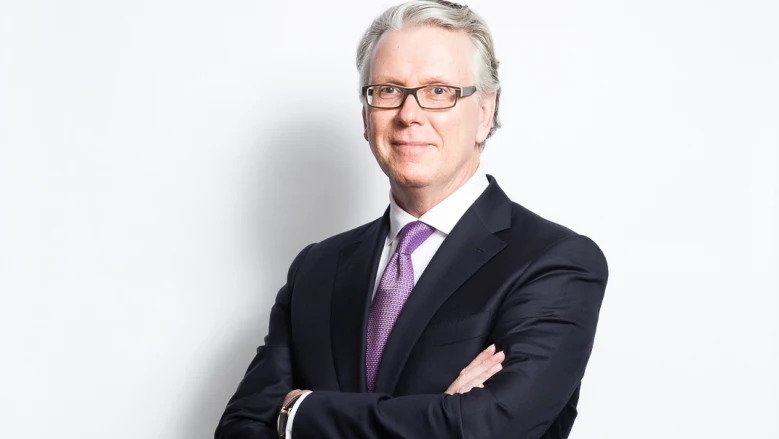 litimetrics's tweet photo. The $75M Royal Commission pits the Hon Justice Ken Hayne and his 4-person counsel-assisting team against the best of the Aus legal market. 

Learn more about the identities and teams, including barristers briefed and law firms and solicitors engaged.

https://t.co/2NPLbFjrXx https://t.co/LGwa5kKDVR