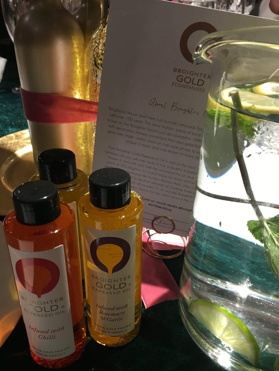 DialogicTelecom's tweet image. Loved these wedding favours at Robert and Lynsey's stunning St. Patrick's Day wedding.
@DownthehatchNI, @broightergold @MontaltoEstate #DTHwedding
