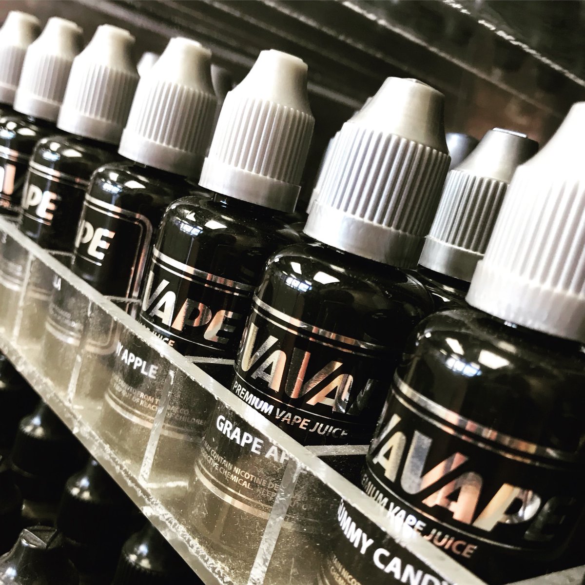 VaVaVape's tweet photo. Vape with me and get some money 😎 https://t.co/n202Lc6e0h